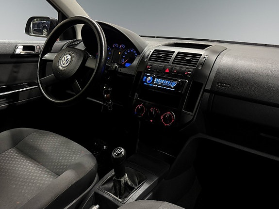 Volkswagen Polo 8 of 18