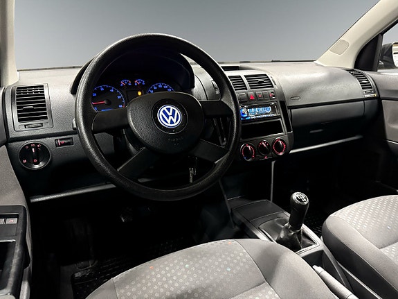 Volkswagen Polo 13 of 18