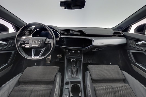 Audi Q3 13 of 27