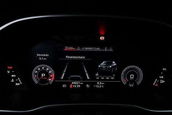 Audi Q3 16 of 27