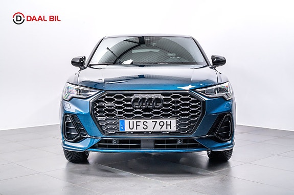 Audi Q3 3 of 5