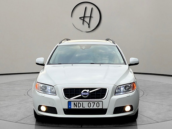 Volvo V70 3 of 30