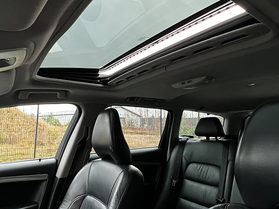 Volvo V70 13 of 30