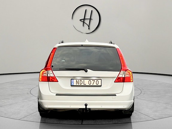 Volvo V70 4 of 30