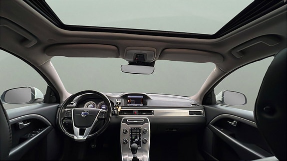 Volvo V70 10 of 30