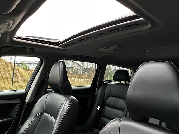 Volvo V70 14 of 30