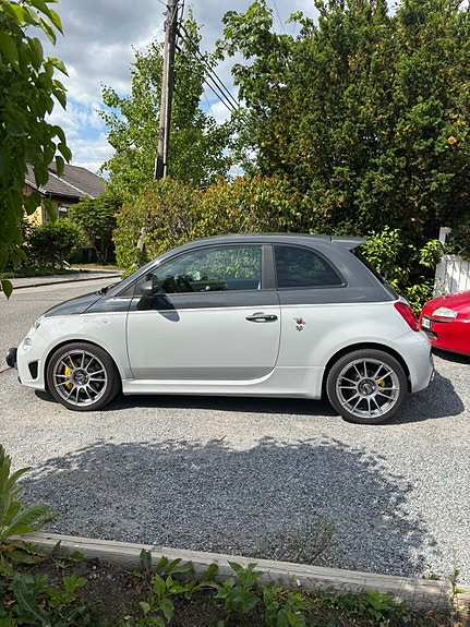 Abarth 595 2 of 5