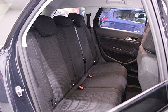 Peugeot 308 SW 16 of 24