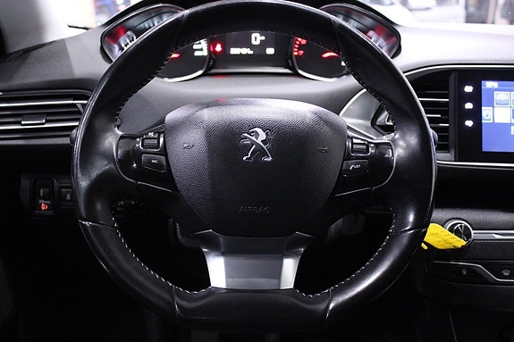 Peugeot 308 SW 12 of 24