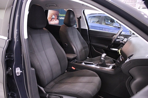 Peugeot 308 SW 18 of 24