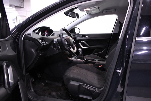Peugeot 308 SW 13 of 24