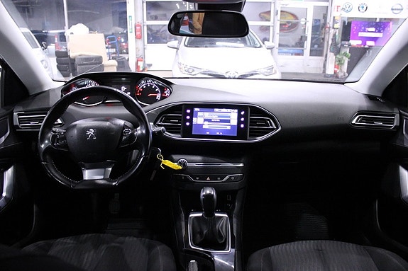 Peugeot 308 SW 11 of 24
