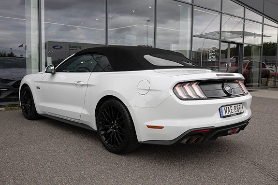 Ford Mustang 8 of 17