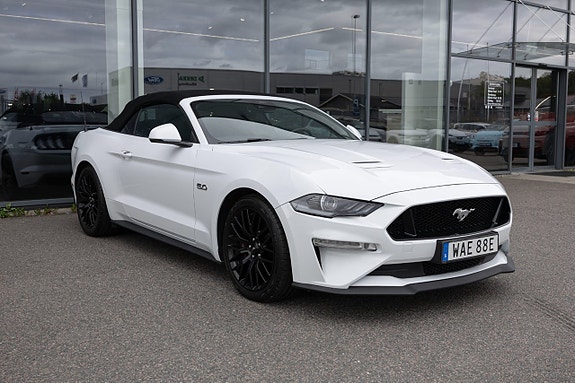Ford Mustang 4 of 17