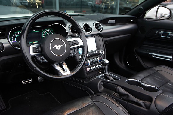 Ford Mustang 10 of 17