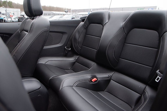 Ford Mustang 12 of 17