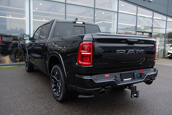 Dodge RAM 1500 7 of 14
