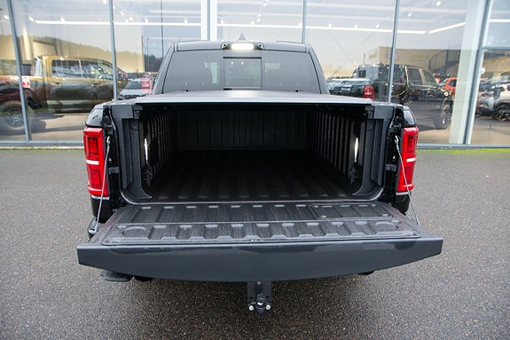 Dodge RAM 1500 8 of 14