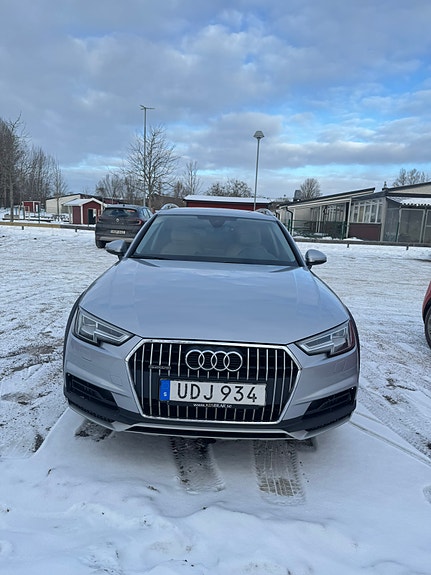 Audi A4 allroad 2 of 5