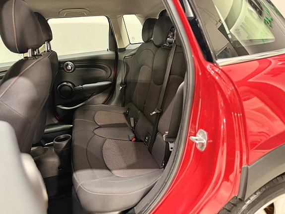 MINI Cooper 11 of 23