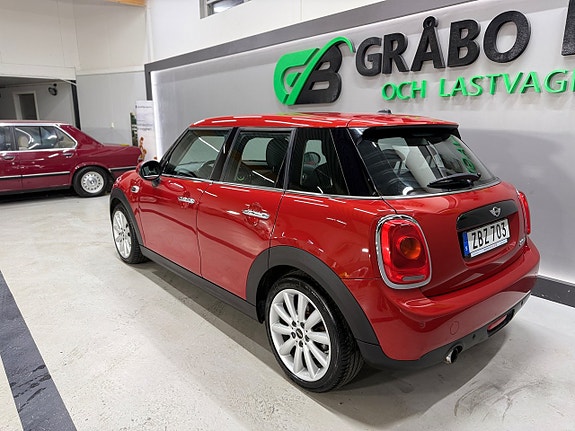 MINI Cooper 3 of 5