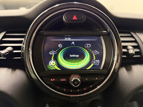 MINI Cooper 16 of 23