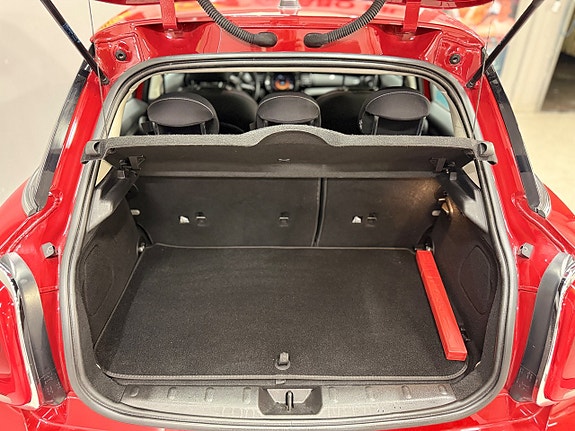 MINI Cooper 19 of 23