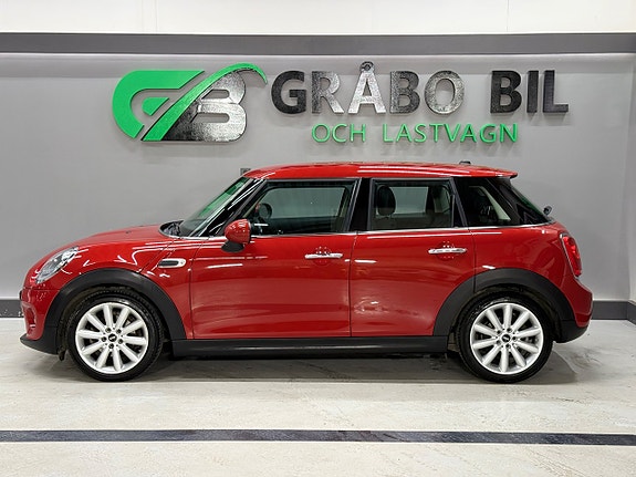 MINI Cooper 2 of 5