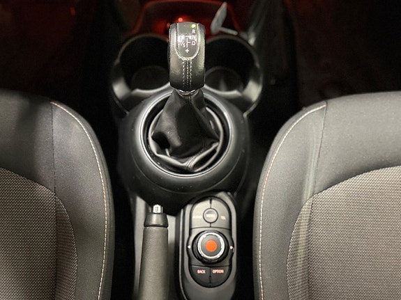 MINI Cooper 15 of 23