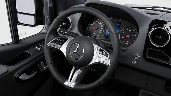 Mercedes-Benz eSprinter 420 2 of 4