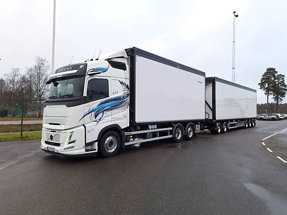 Volvo FH Aero 6x2 Flisekipage
