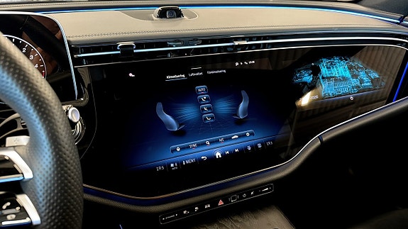 Mercedes-Benz E300 16 of 24