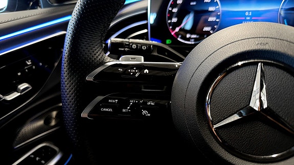 Mercedes-Benz E300 19 of 24