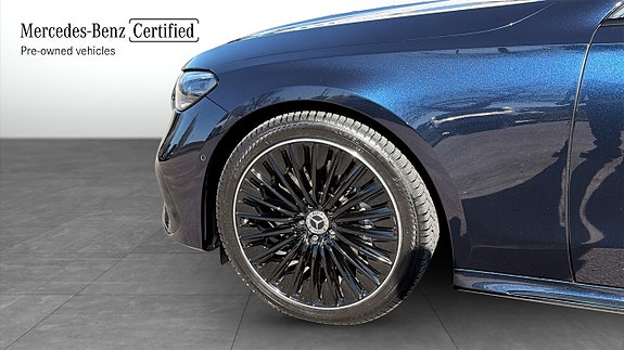 Mercedes-Benz E300 9 of 24