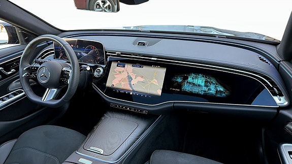 Mercedes-Benz E300 3 of 24