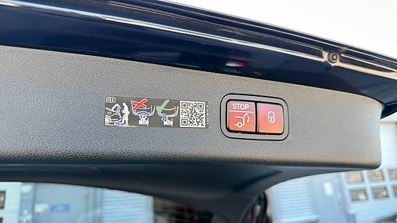 Mercedes-Benz E300 15 of 24