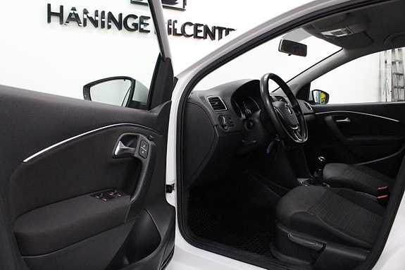 Volkswagen Polo 9 of 17