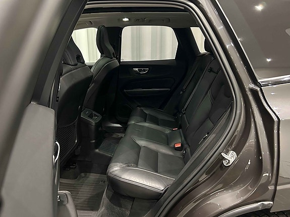 Volvo XC60 11 of 22