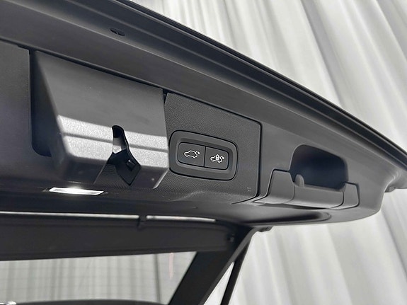 Volvo XC60 5 of 22