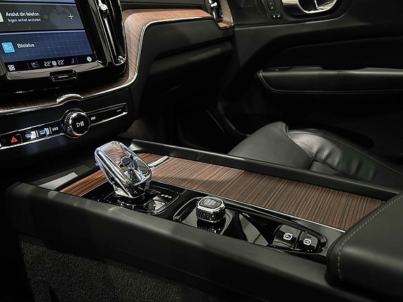 Volvo XC60 20 of 22