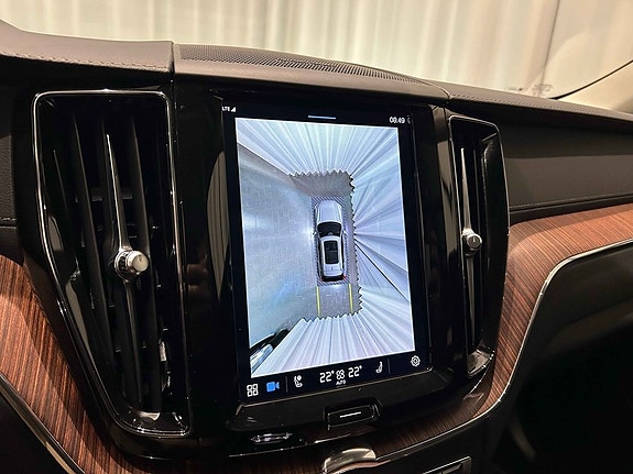 Volvo XC60 17 of 22