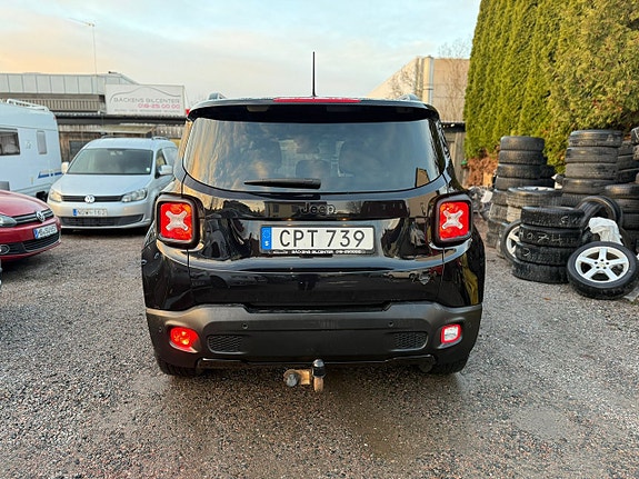 Jeep Renegade 5 of 12
