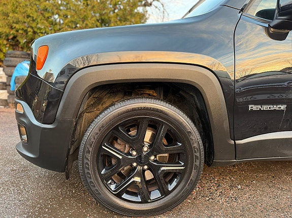 Jeep Renegade 9 of 12