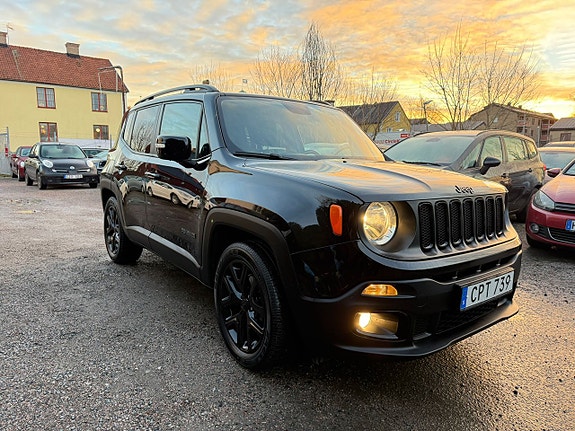 Jeep Renegade 3 of 12