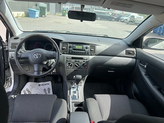 Toyota Corolla 5 of 5
