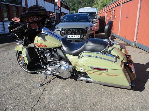 Harley-Davidson Street Glide Glide Special 1.7 Milwaukee-Eight 107,2017 2 of 3