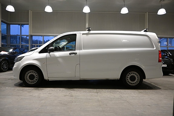 Mercedes-Benz Vito 109 2 of 5