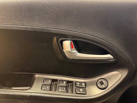 Kia Picanto 14 of 17