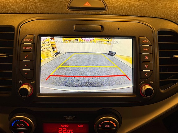 Kia Picanto 9 of 17