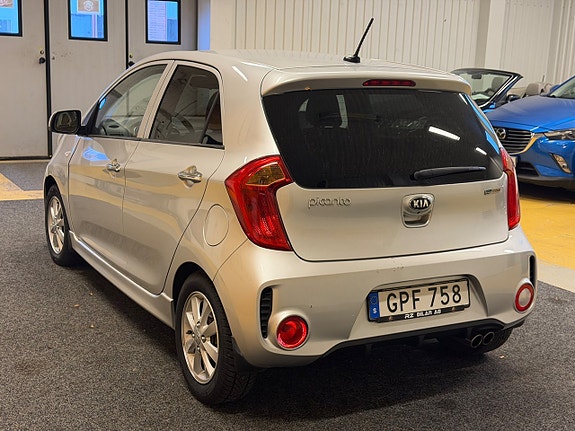 Kia Picanto 4 of 17